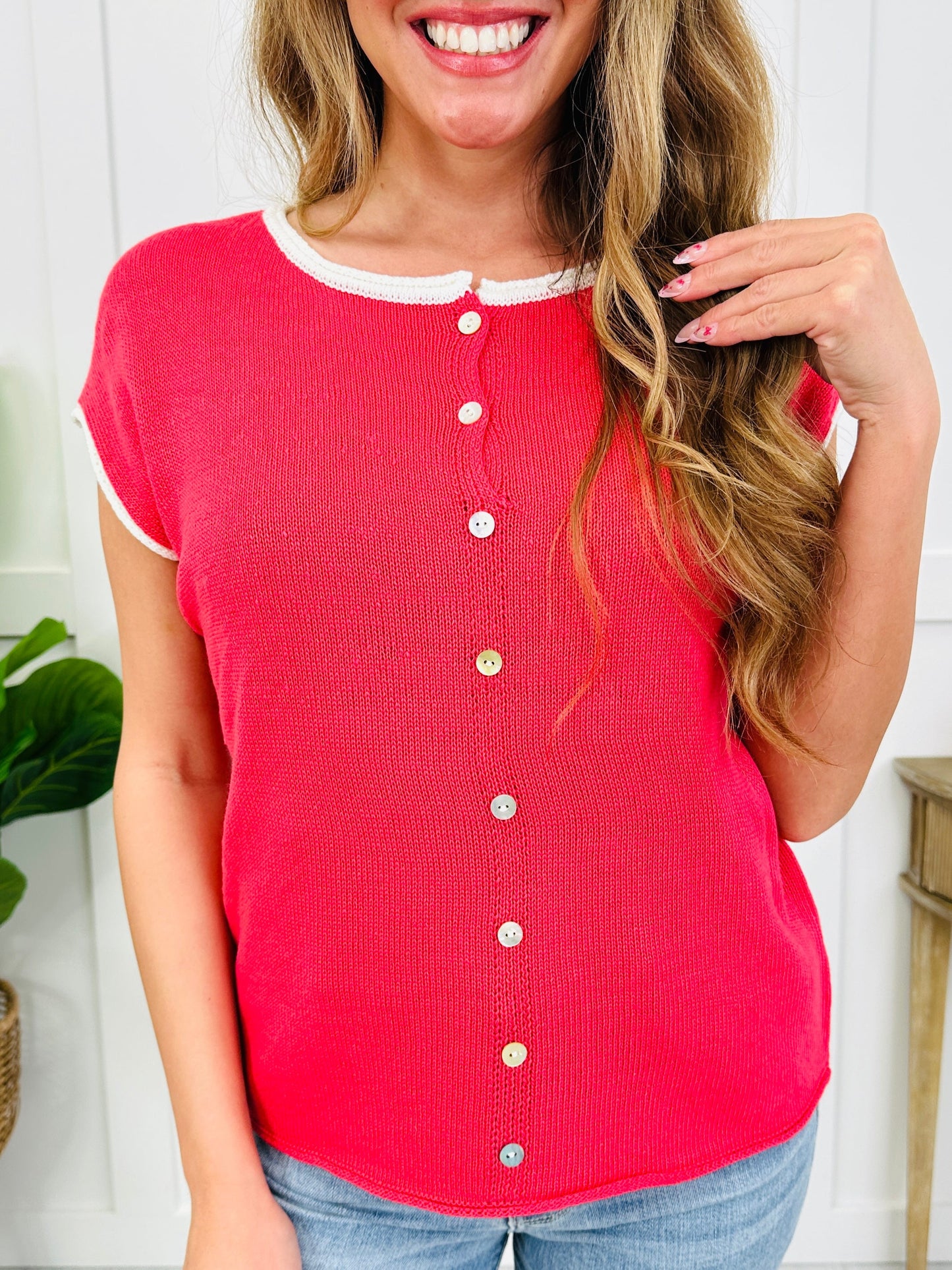 Daydream Button Top In Red